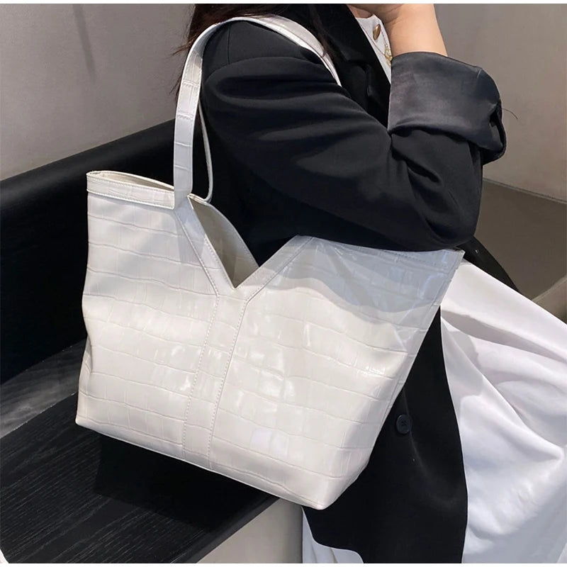 Sac Cabas Luxe Grand Format – Cuir Véritable Croco , Élégant | Nura Chic