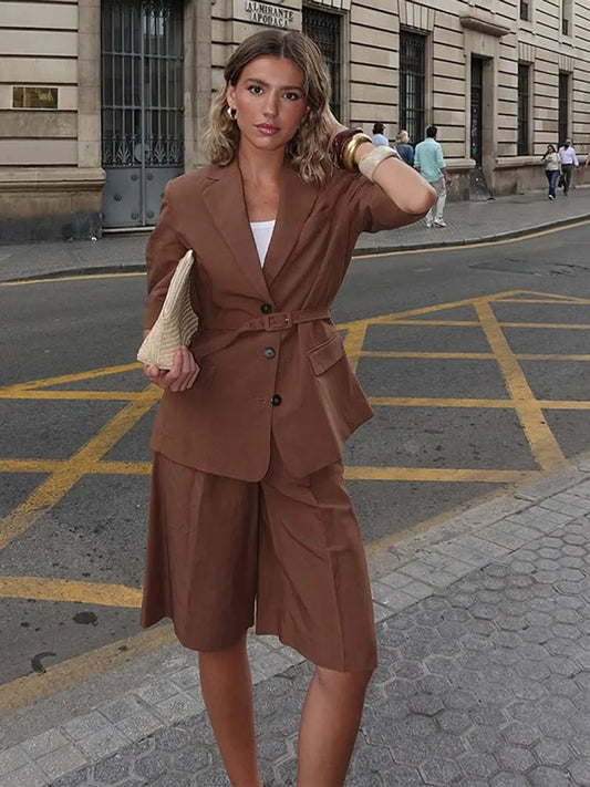 Ensemble femme lin été – Blazer ceinturé & short taille haute marron | Nura-Chic - nura-chic