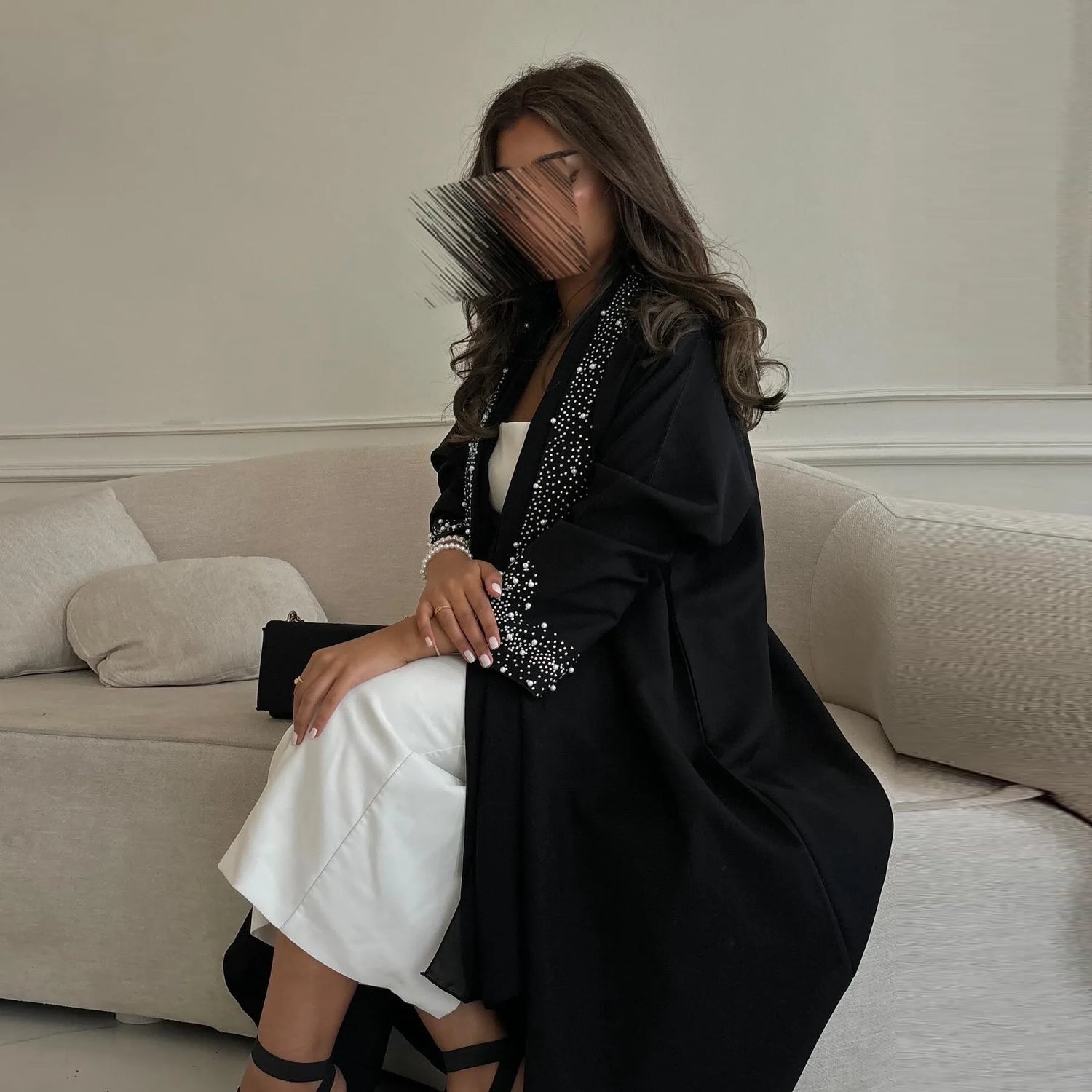 Abaya Ouverte Strassée – Élégance Dubaï | Nura Chic - nura-chic
