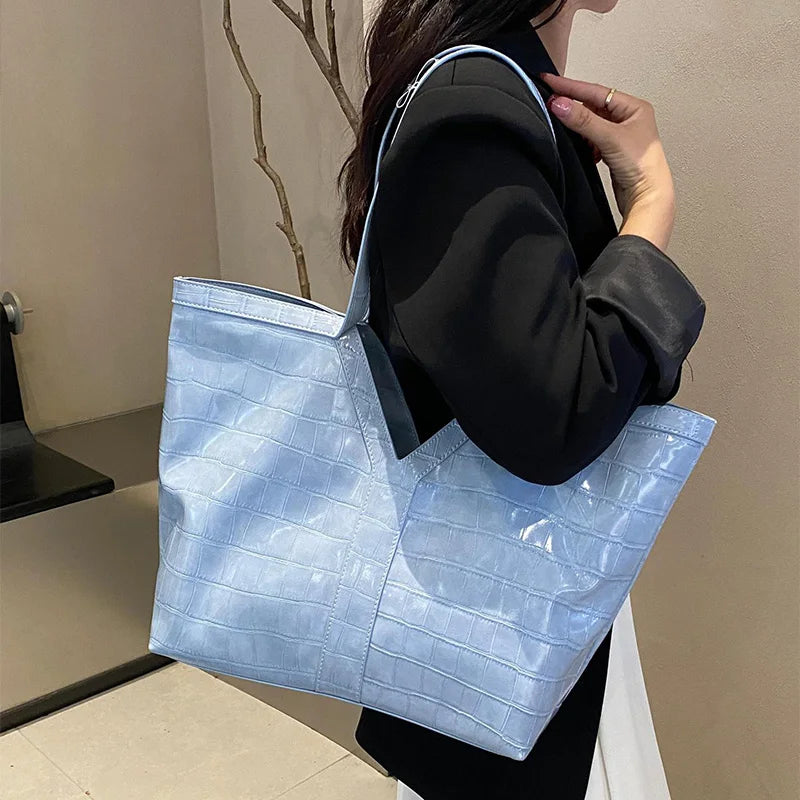 Sac Cabas Luxe Grand Format – Cuir Véritable Croco , Élégant | Nura Chic