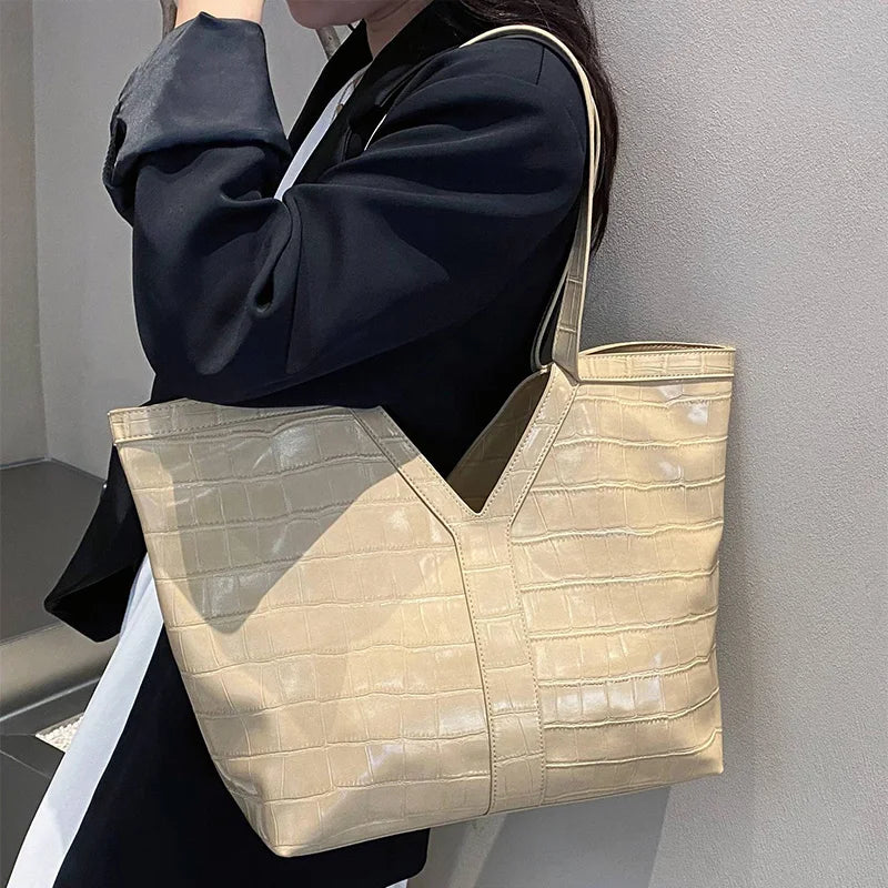 Sac Cabas Luxe Grand Format – Cuir Véritable Croco , Élégant | Nura Chic