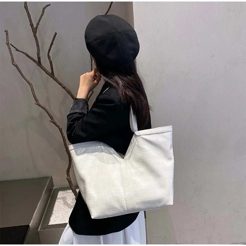 Sac Cabas Luxe Grand Format – Cuir Véritable Croco , Élégant | Nura Chic